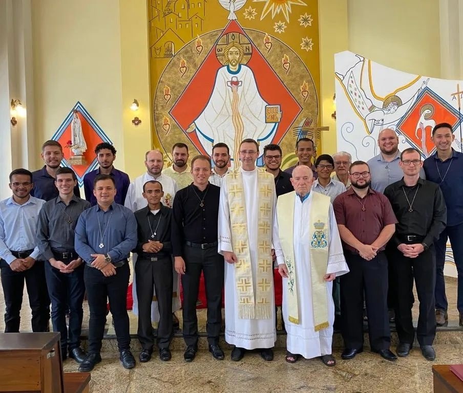 Candidatos ao presbitério são admitidos no Noviciado