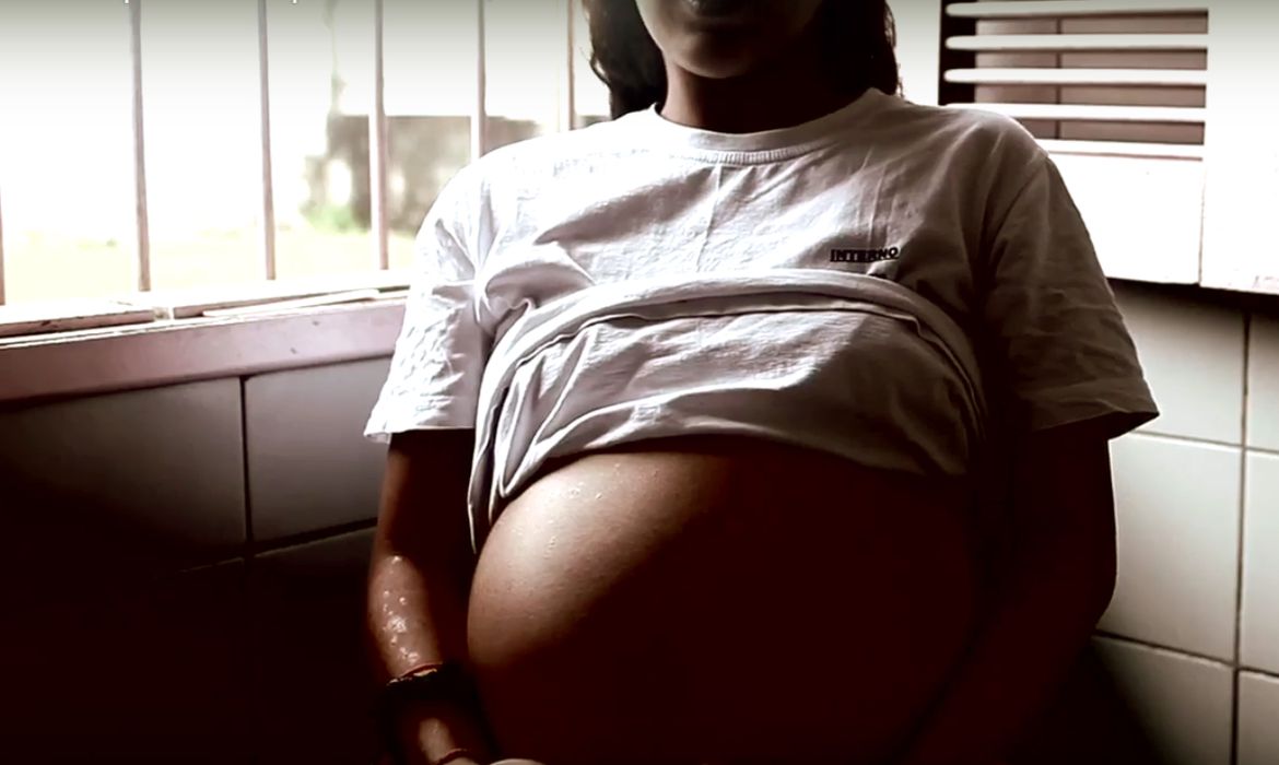 Ministério lança programa para prevenir gravidez na adolescência