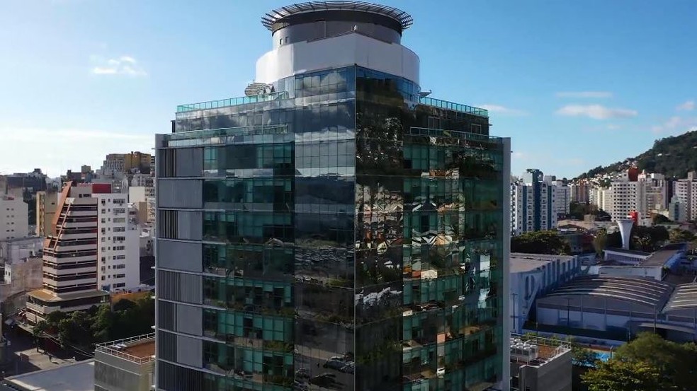 Tribunal de Contas de SC decide levar em consideração gênero do registro civil para pedido de aposentadoria de servidores