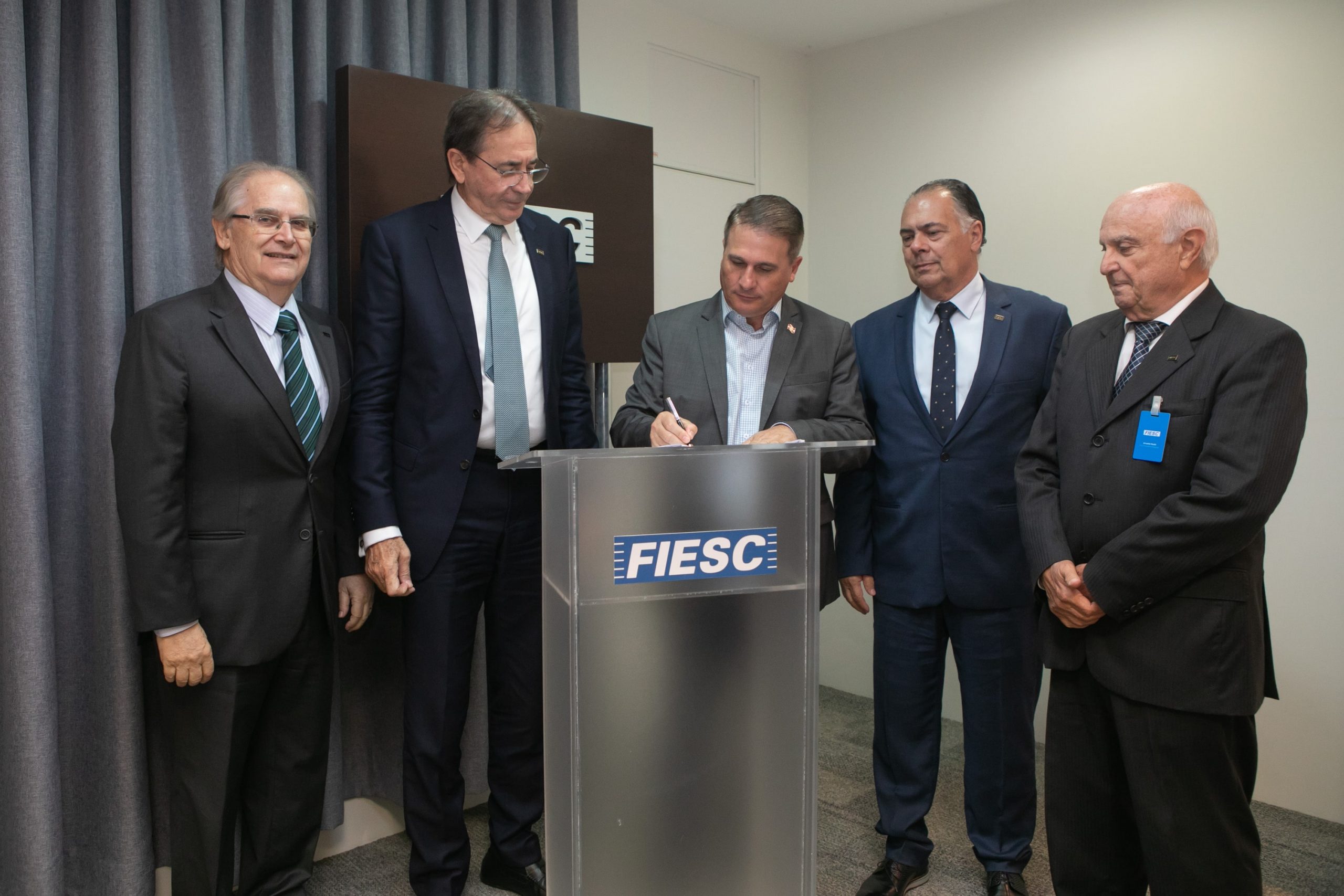 Iniciativa para ampliar áreas destinadas ao reflorestamento em SC é lançada