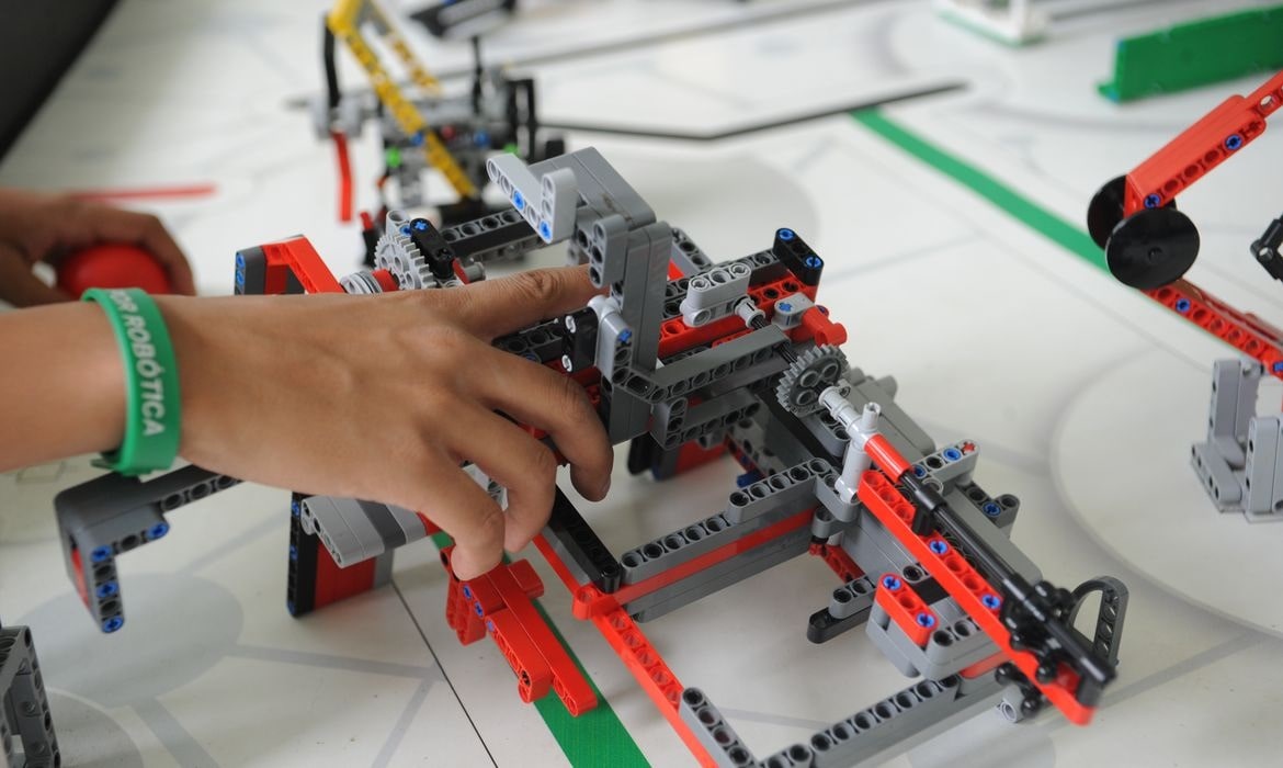 Equipes de Jaraguá participam da etapa regional de robótica