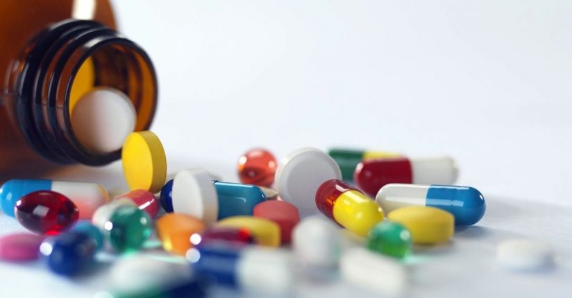 Farmacêuticos apontam falta de remédios nas redes pública e privada