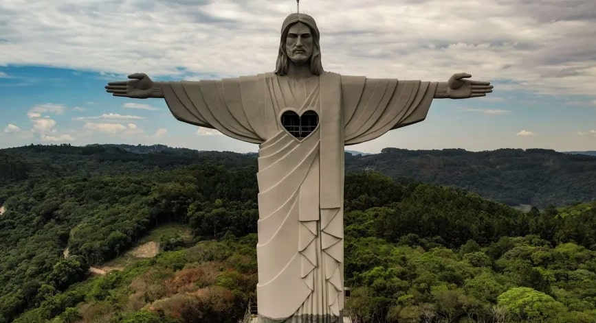 Estátua do Cristo maior que do Cristo Redentor é finalizada no Rio Grande do Sul