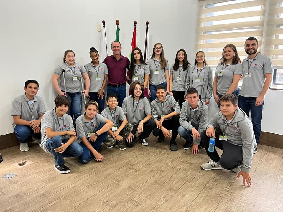 Vereadores mirins conhecem o funcionamento do Executivo Municipal de Guaramirim