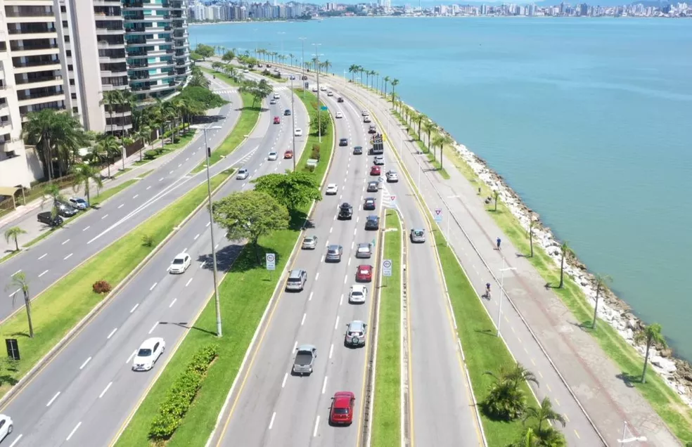 Florianópolis é o destino do país com maior aumento no preço médio das passagens aéreas em março
