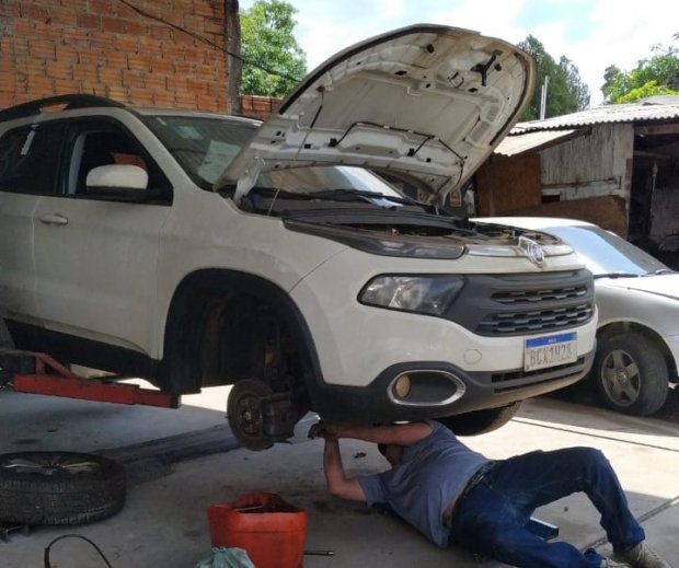 Secretaria da Fazenda de SC recebe doação de dois carros pela Receita Federal do Brasil