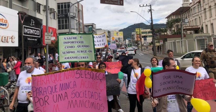 10ª Caminhada da Saúde Mental reúne cerca de 200 pessoas em Jaraguá do Sul 10ª Caminhada da Saúde Mental reúne cerca de 200 pessoas em Jaraguá do Sul