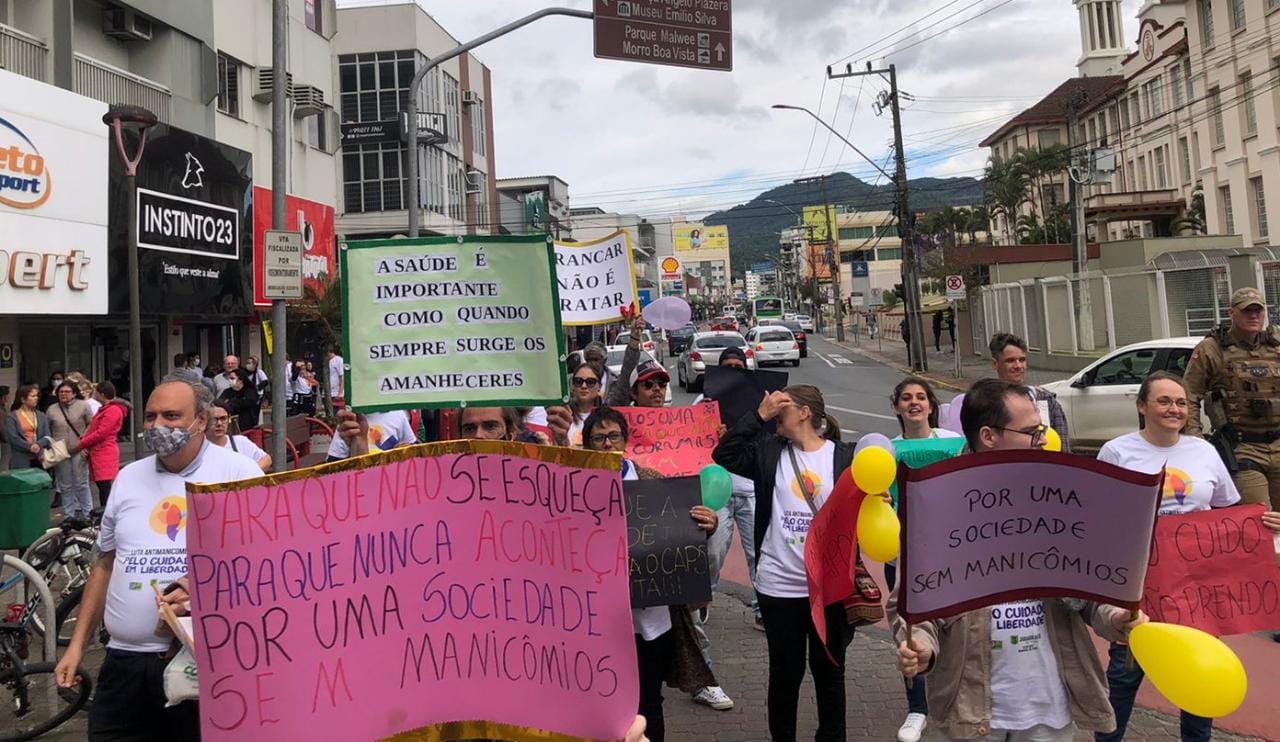 10ª Caminhada da Saúde Mental reúne cerca de 200 pessoas em Jaraguá do Sul
