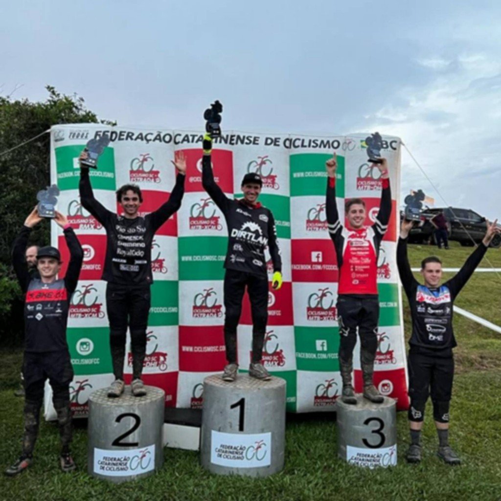 Ciclistas jaraguaenses conquistam troféus em duas provas no último fim de semana