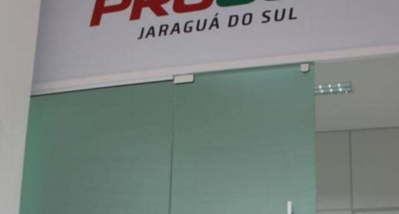 Procon de Jaraguá atende mais de 2500 reclamações no primeiro quadrimestre e 40,86% são relacionadas a empréstimos Procon de Jaraguá atende mais de 2500 reclamações no primeiro quadrimestre e 40,86% são relacionadas a empréstimos