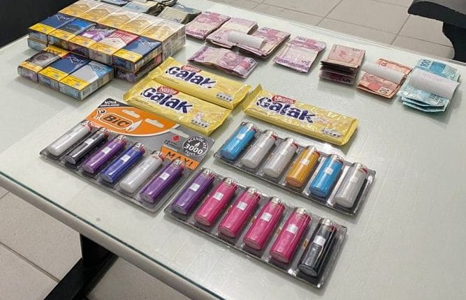Homem é preso em flagrante por furto em mercado em Jaraguá do Sul Homem é preso em flagrante por furto em mercado em Jaraguá do Sul