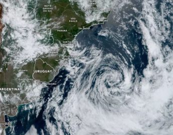 Santa Catarina pode ter ventos de até 100 km/h devido formação de ciclone subtropical