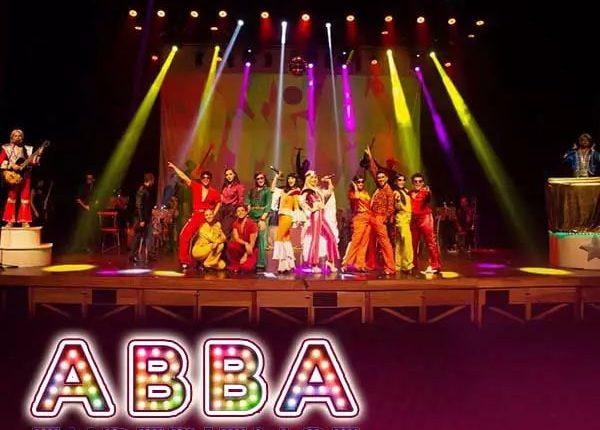 ABBA e Pink Floyd apresentam sucessos no teatro da Scar