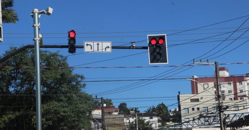 Sete semáforos adaptativos entram em operação em Jaraguá do Sul