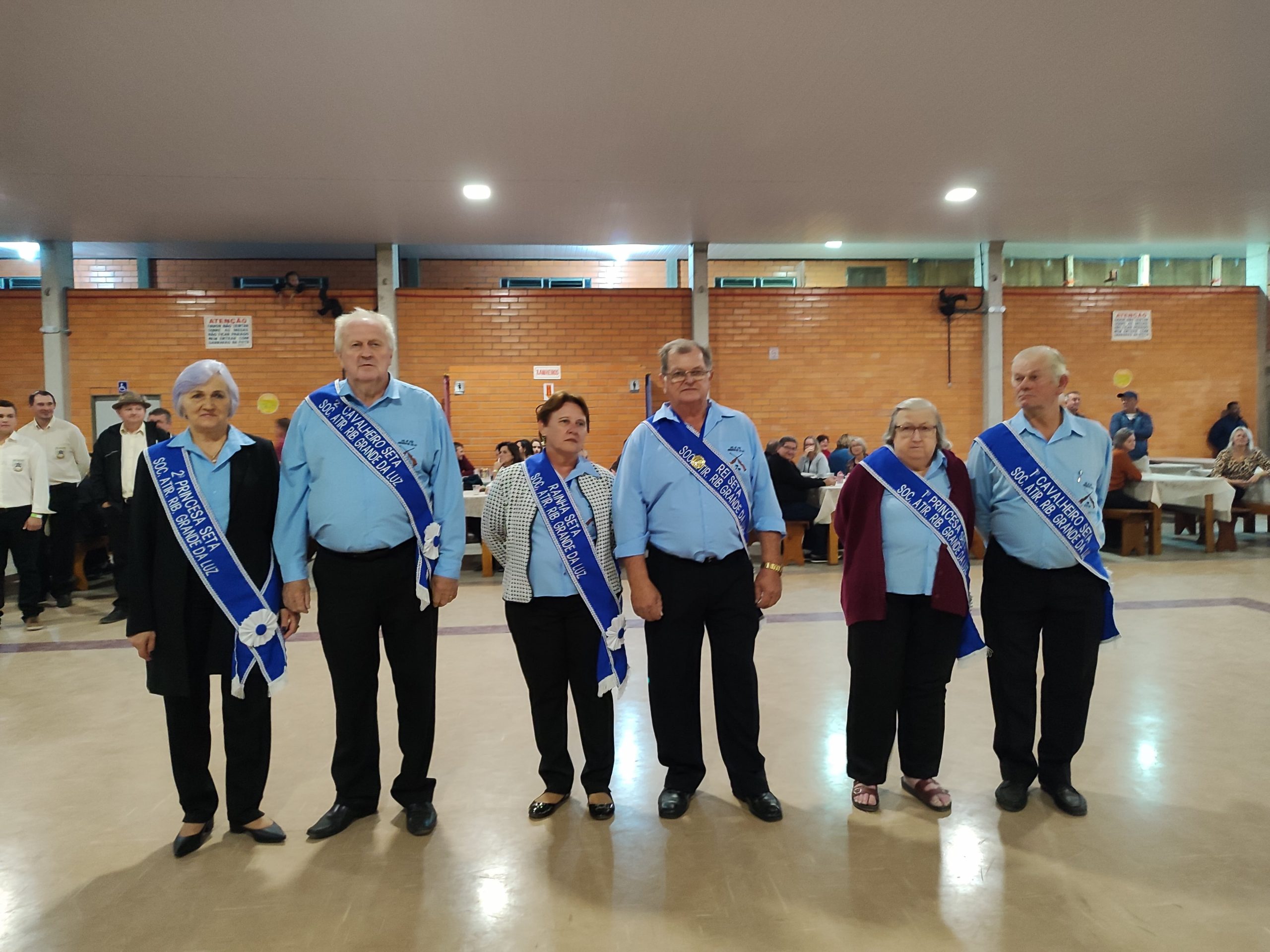 Sociedade Ribeirão Grande da Luz realiza festa de rei e rainha