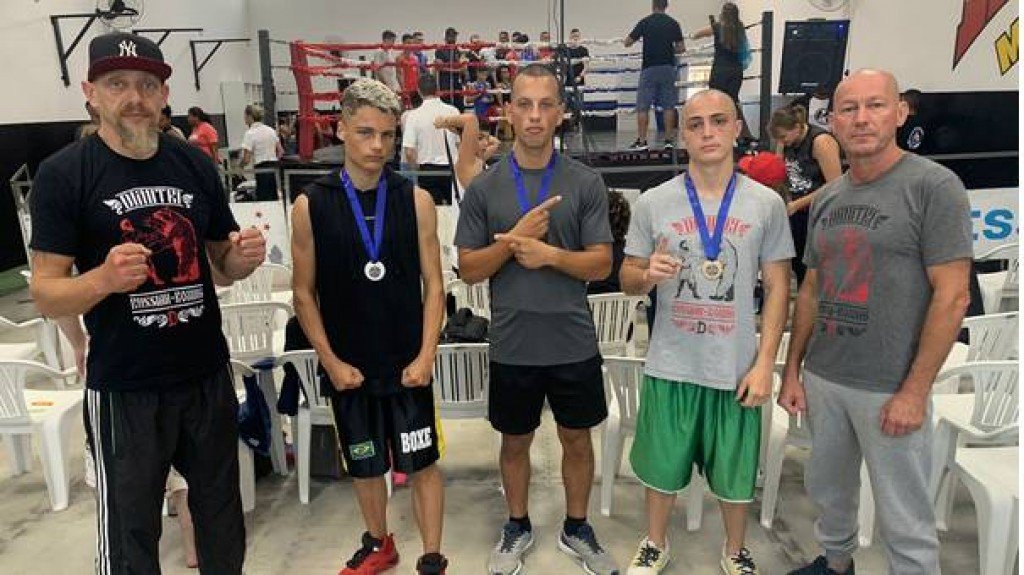 Técnico ucraniano treina a equipe de boxe de Jaraguá