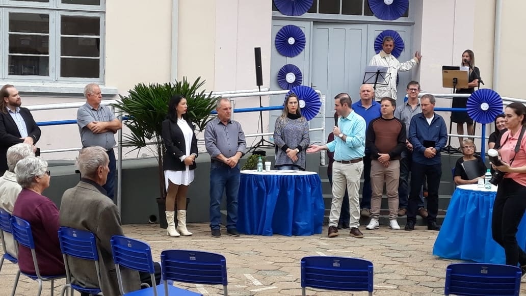 Município de Corupá oficializa compra da Escola São José