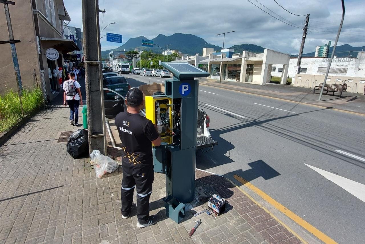 Estacionamento rotativo volta a ser cobrado na segunda-feira em Jaraguá