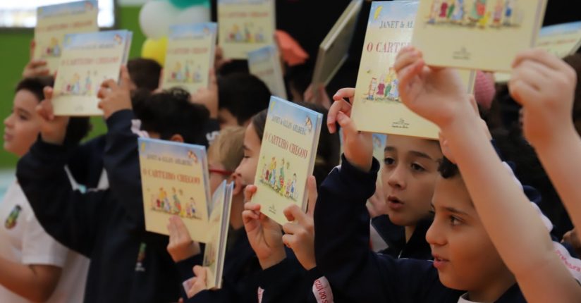 Escolas distribuem livros às crianças da rede municipal de Jaraguá do Sul