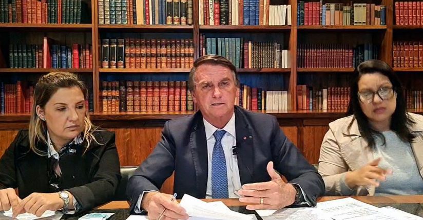 Jair Bolsonaro cogita reestruturar carreiras da PRF e Depen