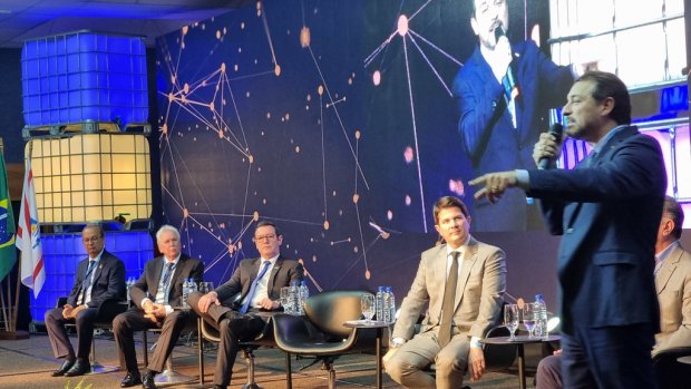 Governador participa da abertura do 18º Congresso Catarinense de Rádio e Televisão de SC