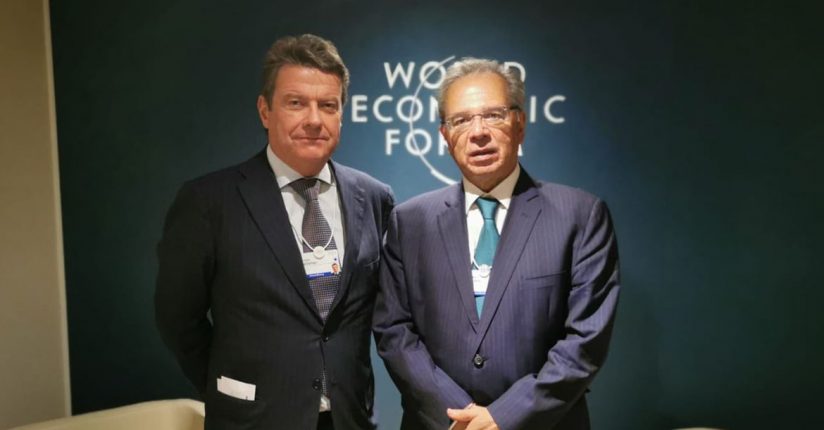 Ministro Guedes reforça confiança na economia e na democracia do país Ministro Guedes reforça confiança na economia e na democracia do país