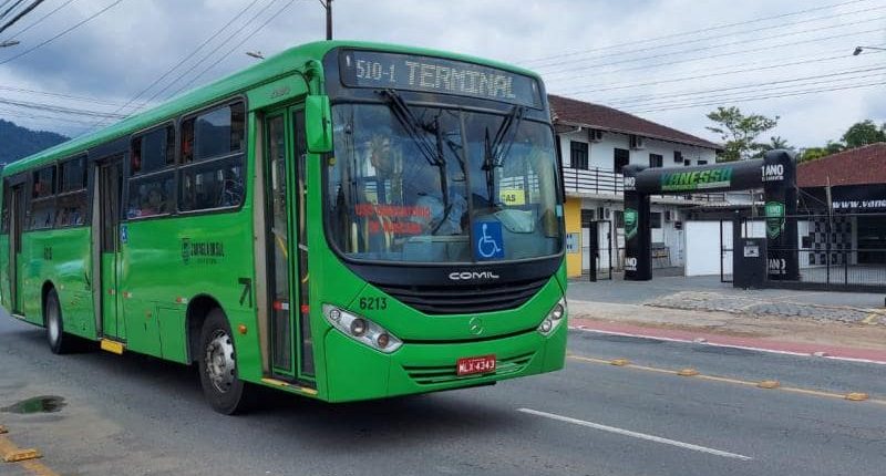 Nova linha de ônibus entra em operação em Jaraguá Nova linha de ônibus entra em operação em Jaraguá