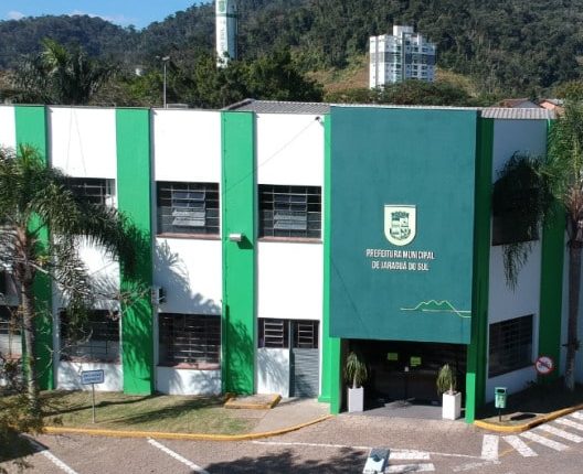 Serviços municipais fecham na quinta-feira e reabrem sexta em Jaraguá Serviços municipais fecham na quinta-feira e reabrem sexta em Jaraguá