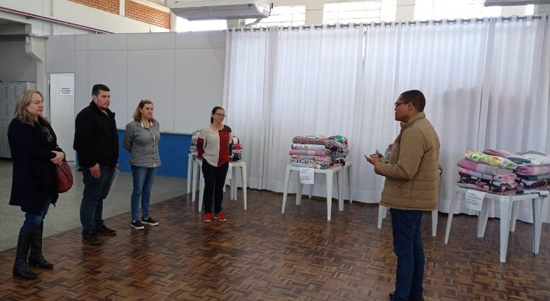 Entidades recebem 120 cobertores doados por Jaraguá do Sul Entidades recebem 120 cobertores doados por Jaraguá do Sul