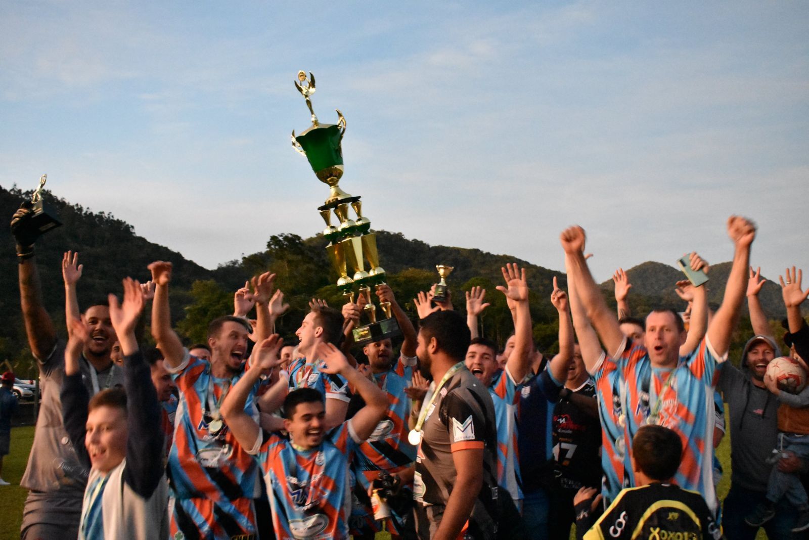 Amizade/Roma/Cruz é campeão do Campeonato Varzeano em Jaraguá