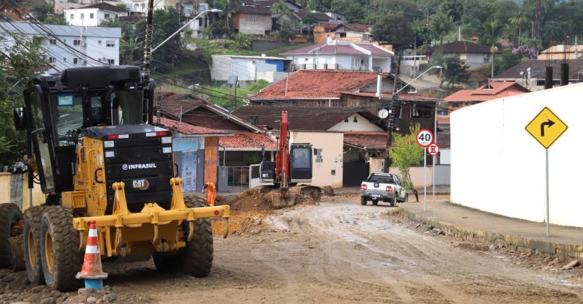 Rua Irmão Leandro tem sequência de revitalização em Jaraguá