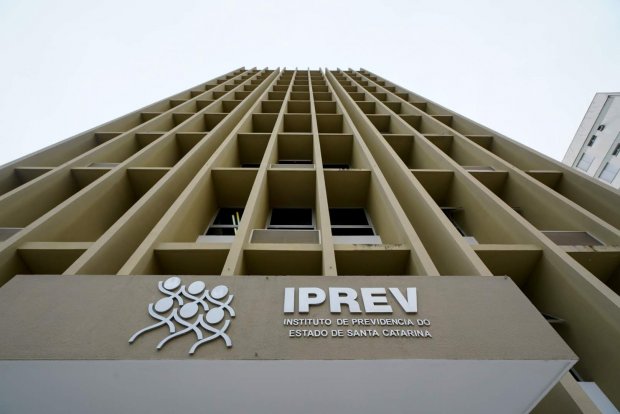 Iprev lança resoluções para regulamentar e normatizar serviços previdenciários de 2022 em SC Iprev lança resoluções para regulamentar e normatizar serviços previdenciários de 2022 em SC
