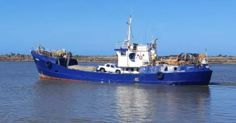 Cinco tripulantes estão desaparecidos após embarcação de carga que saiu do Recife naufragar a caminho de Fernando de Noronha
