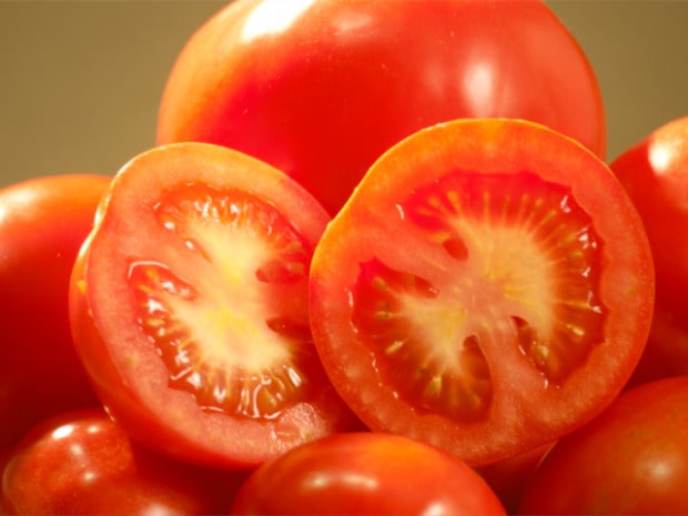 Tomate: é melhor guardar dentro ou fora da geladeira?