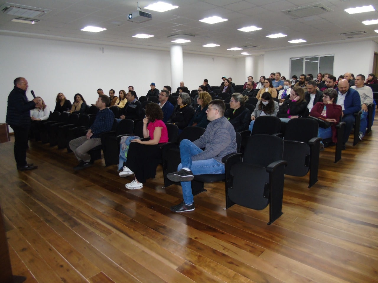 Fiscais de Vigilância Sanitária da macrorregião se reuniram em Jaraguá