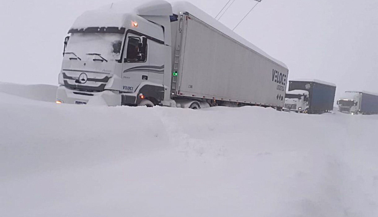 Caminhoneiro de Concórdia está preso em forte nevasca entre Chile e Argentina