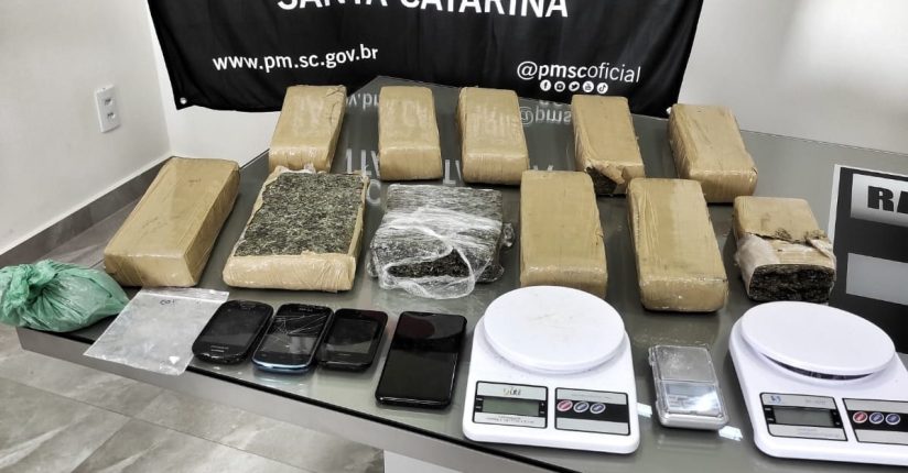 PM apreende nove quilos de maconha em residência de Jaraguá do Sul PM apreende nove quilos de maconha em residência de Jaraguá do Sul