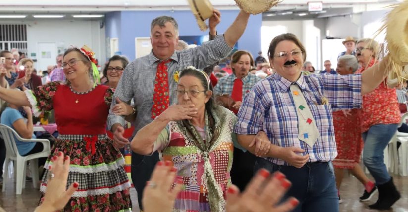 400 pessoas participam do Arraia do Centro de Convivência de Jaraguá 400 pessoas participam do Arraia do Centro de Convivência de Jaraguá