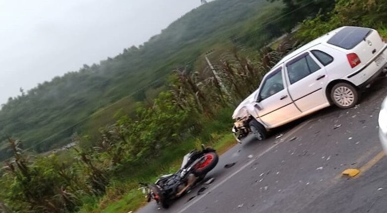 Colisão entre carro e moto na BR-280 deixa duas pessoas feridas em Guaramirim