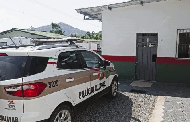 Homem é preso por agredir mulher grávida de oito meses em Jaraguá do Sul Homem é preso por agredir mulher grávida de oito meses em Jaraguá do Sul