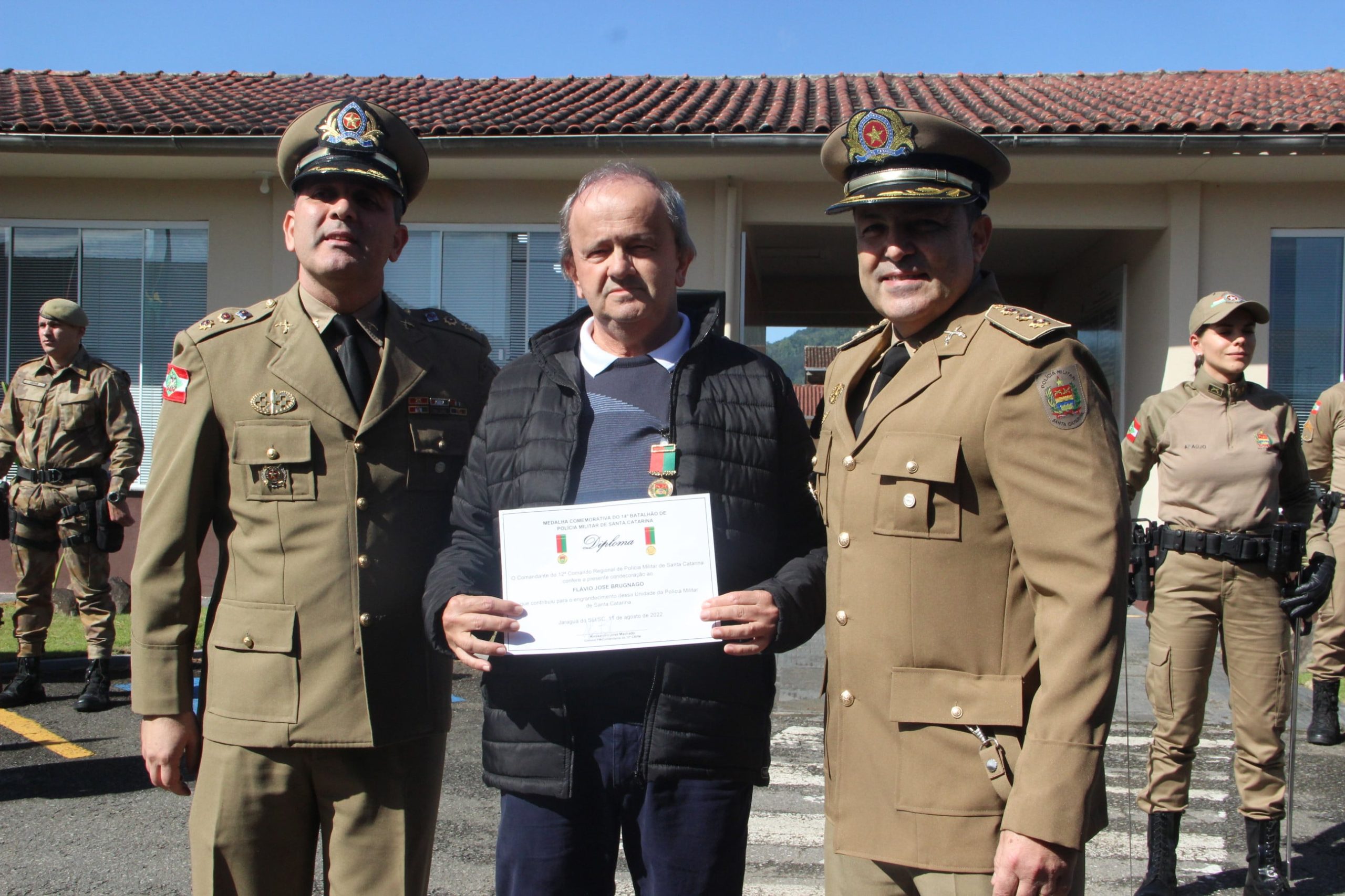 Editor do JDV recebe medalha comemorativa do 14° BPM