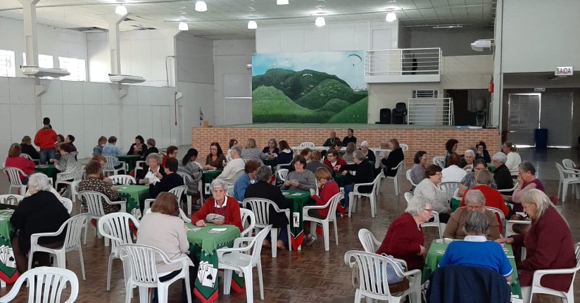 Centro de Convivência recebe amanhã seletiva da canastra masculina do Jiti Centro de Convivência recebe amanhã seletiva da canastra masculina do Jiti