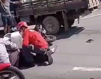 [VÍDEO] Acidente entre moto e caminhão deixa trânsito lento em Jaraguá do Sul