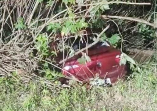 Homem se perde na curva e capota em Jaraguá do Sul