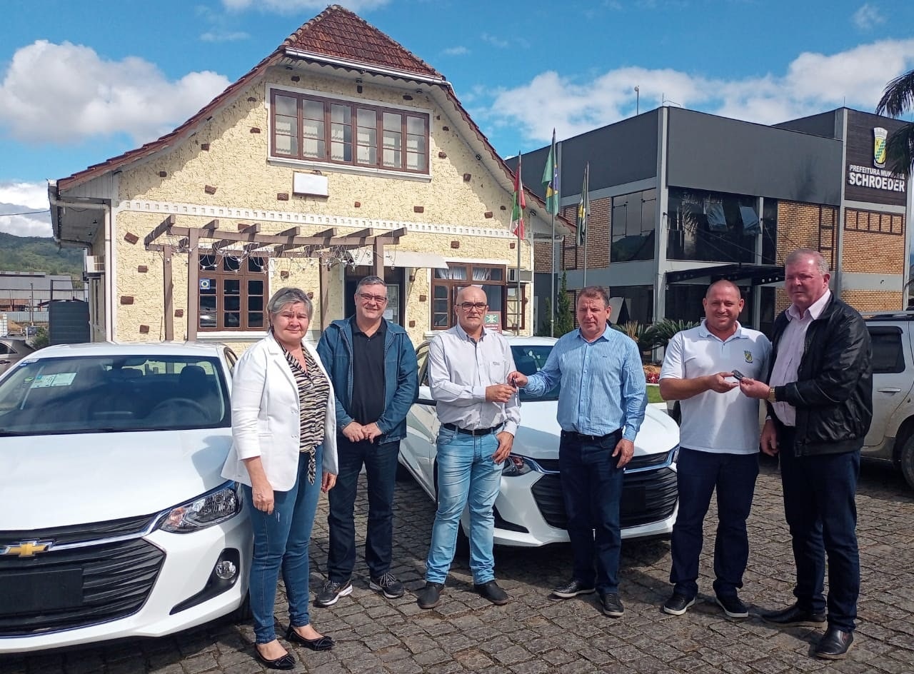 Município entrega veículos à Atenção Básica de Saúde de Schroeder