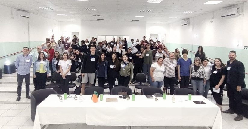 Equipe Novale participa de hackathon no Cedup em Guaramirim