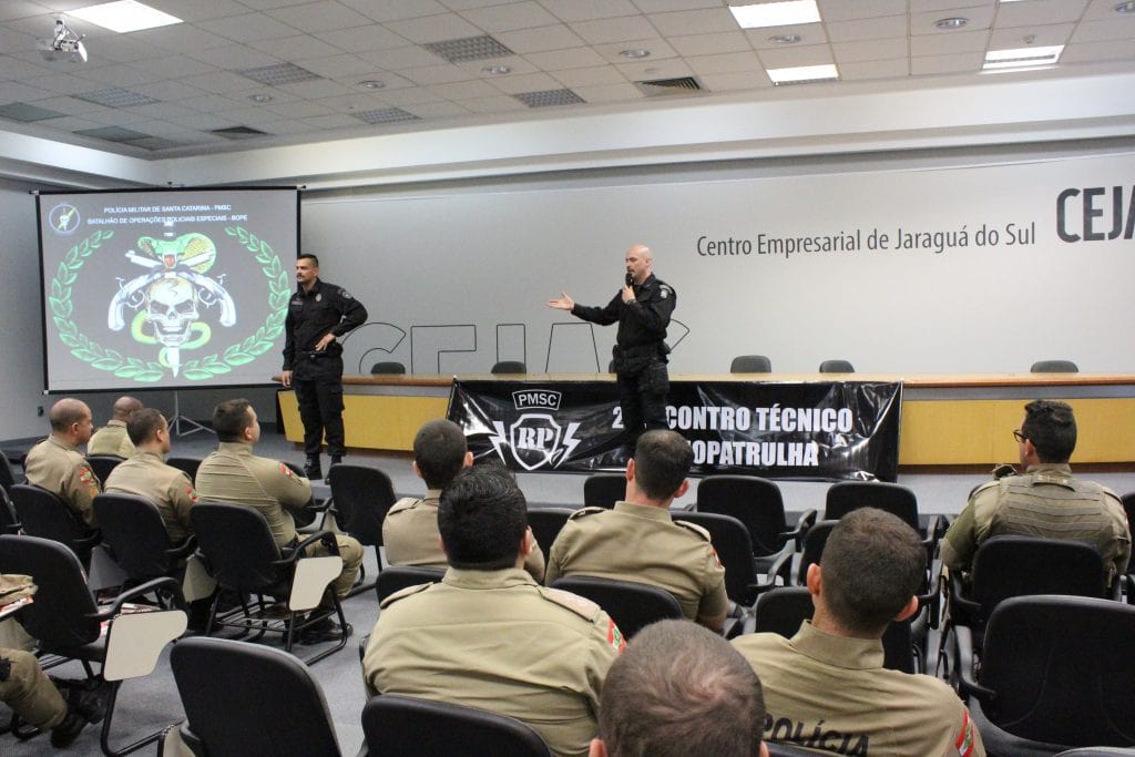 Policiais de radiopatrulha dos batalhões tiveram encontro técnico