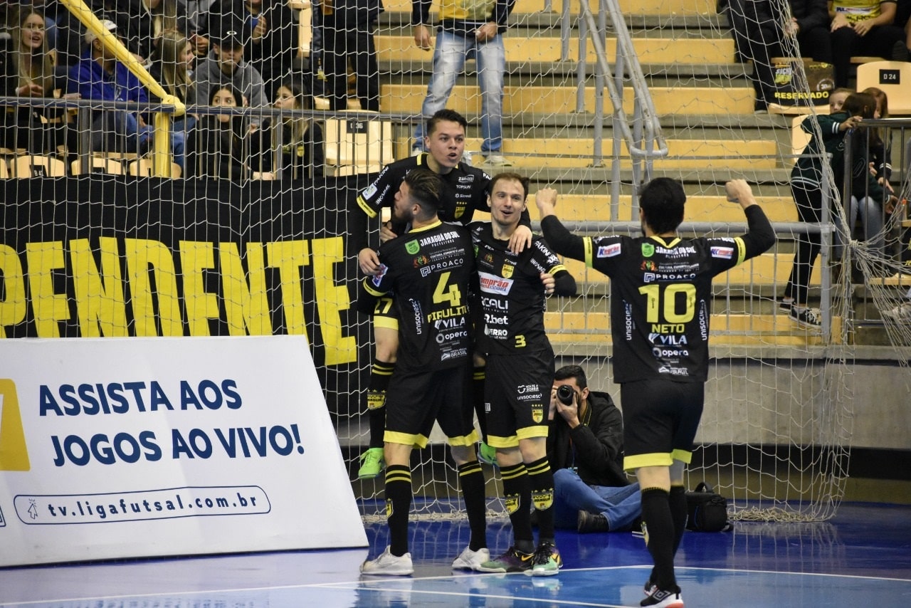 Jaraguá Futsal termina fase em sexto e enfrenta Joaçaba
