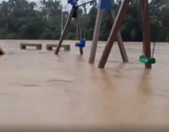 [VÍDEO] Rio Itapocu transborda e invade Via Verde em Jaraguá do Sul