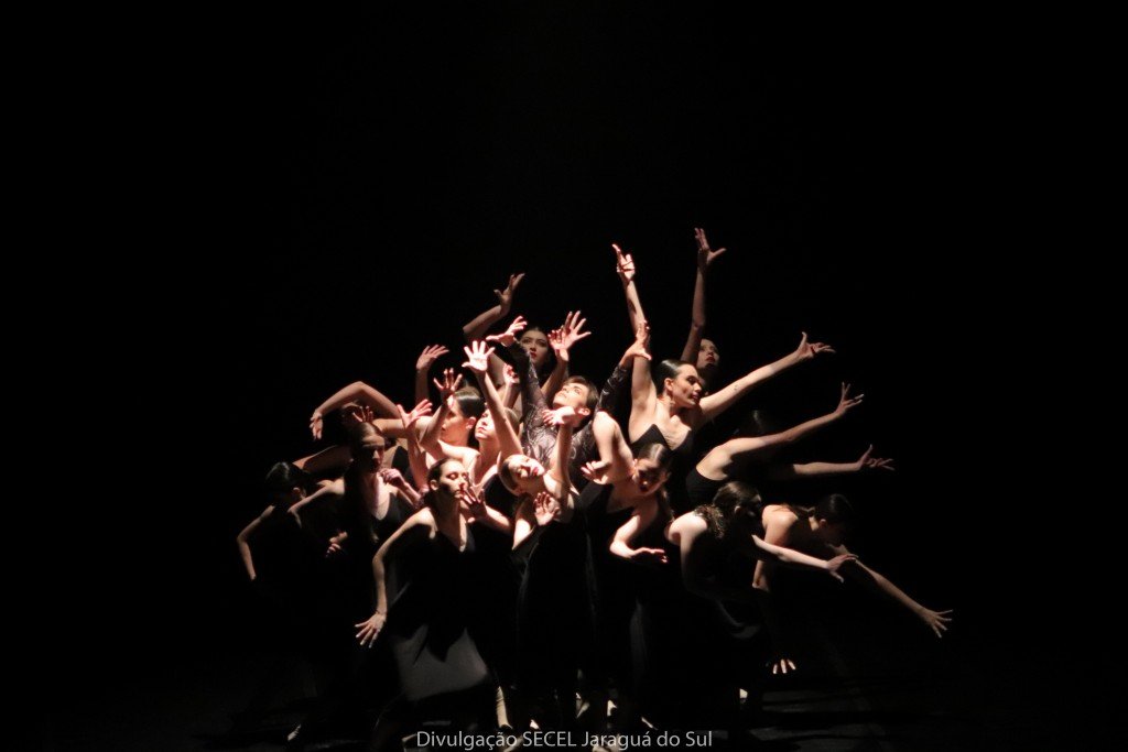 Comemoração e emoção marcaram o encerramento do Jaraguá em Dança